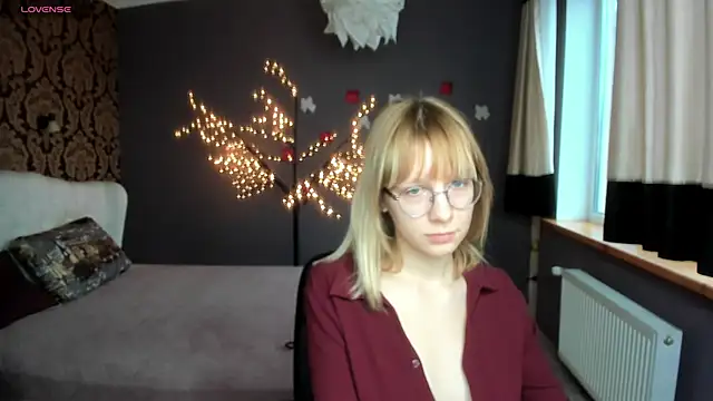 Snapshot of CandicaHoney chatting on February 26, 12:48 pm CandicaHoney online show from February 26, 12:48 pm
