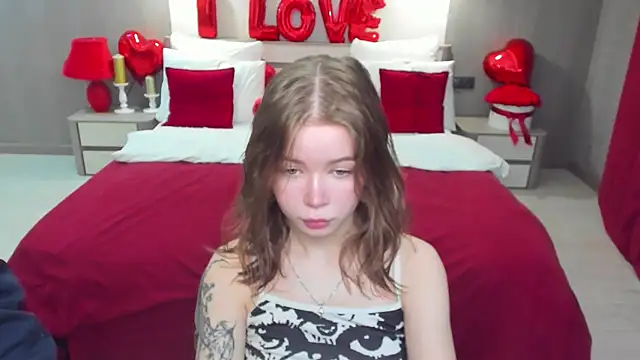 Snapshot of Violetta__Dreams chatting on February 17, 6:25 pm Violetta Dreams online show from February 17, 6:25 pm