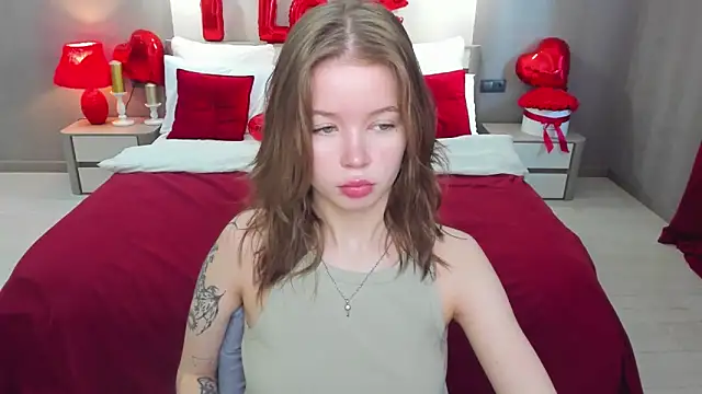 Snapshot of Violetta__Dreams chatting on February 20, 6:26 am Violetta Dreams online show from February 20, 6:26 am