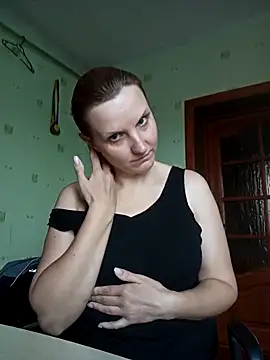 Snapshot of SusanGold9211 chatting on March 2, 9:38 am SusanGold9211 online show from March 2, 9:38 am