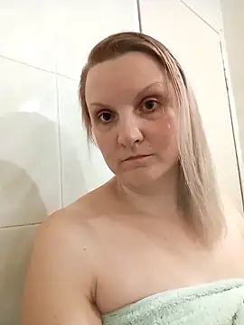 SusanGold9211 online show from March 22, 7:28 pm