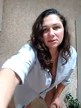 Snapshot of Susan8421 chatting on February 28, 9:38 pm Susan8421 online show from February 28, 9:38 pm