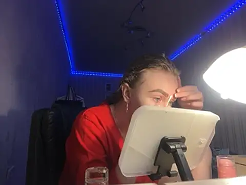 Snapshot of melissashineee chatting on March 2, 11:06 am melissashineee online show from March 2, 11:06 am