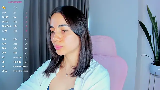 sara ospina22 online show from April 14, 12:44 pm