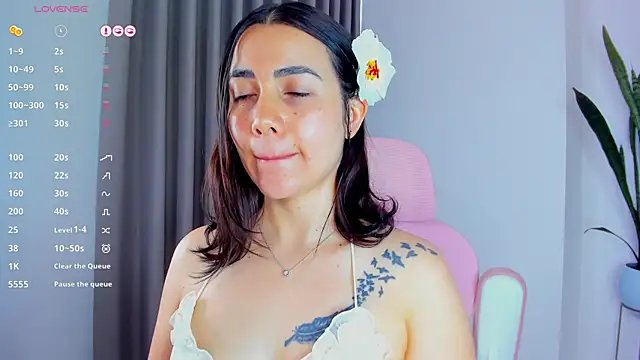 sara ospina22 online show from April 18, 1:15 pm