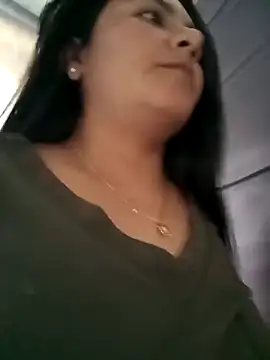 Snapshot of Gissele_Rubi chatting on February 24, 2:04 pm Gissele Rubi online show from February 24, 2:04 pm