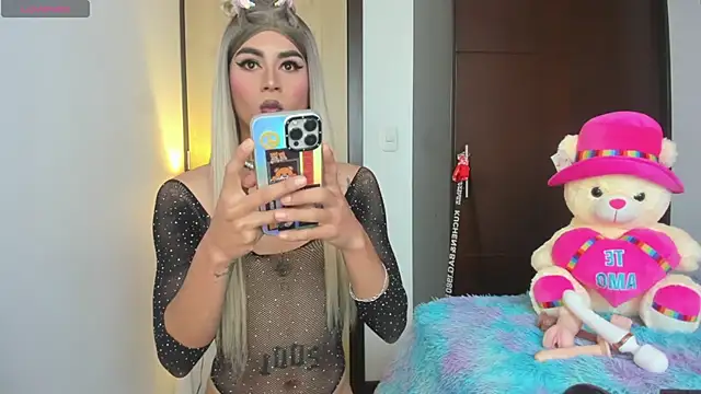 alisoondrean  online show from February 20, 12:38 pm