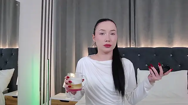 VikkyVonn online show from March 20, 12:10 pm