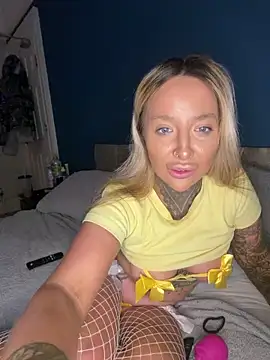 Summerwestt online show from April 12, 3:50 pm