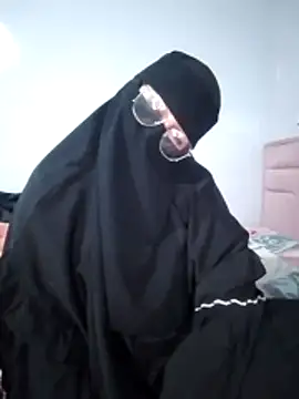 Snapshot of Kawtr9ahbtk chatting on February 20, 1:35 am Kawtr9ahbtk online show from February 20, 1:35 am