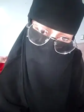 Snapshot of Kawtr9ahbtk chatting on February 21, 7:04 pm Kawtr9ahbtk online show from February 21, 7:04 pm