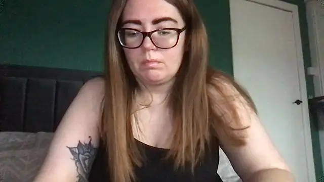 CurvyBx online show from March 24, 12:21 pm