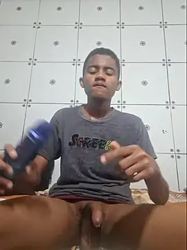 Snapshot of jujubinha1028 chatting on February 17, 2:30 am jujubinha1028 online show from February 17, 2:30 am