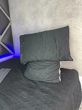 Snapshot of Lucian-greyy chatting on February 20, 3:14 am Lucian-greyy online show from February 20, 3:14 am