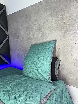 Snapshot of Lucian-greyy chatting on February 24, 4:10 am Lucian-greyy online show from February 24, 4:10 am