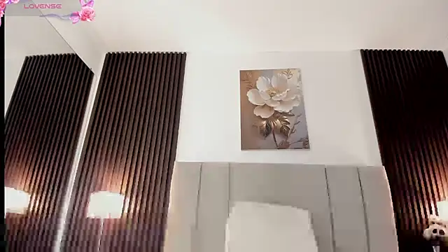  MiLa Dyva online show from March 25, 4:35 pm