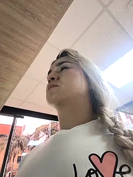 violet-grey online show from April 8, 2:50 pm