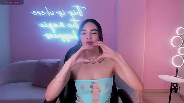 CarolineEvans x online show from February 23, 6:11 am