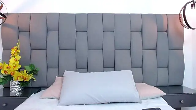 lunavarela online show from March 1, 12:51 pm