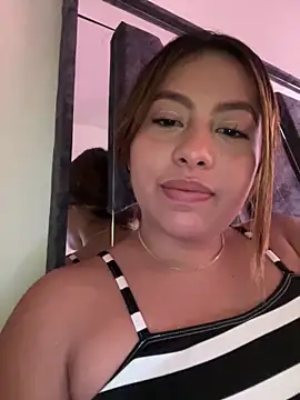 Emiily joee  online show from April 26, 9:01 pm