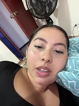 Emiily joee  online show from June 24, 9:25 pm