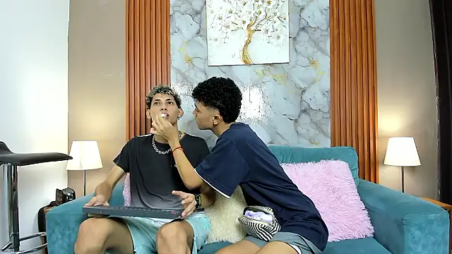 Snapshot of YOUNG_BOYS_HELL chatting on February 18, 1:12 am YOUNG BOYS HELL online show from February 18, 1:12 am