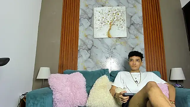 YOUNG BOYS HELL online show from March 15, 9:32 pm