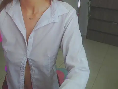 Snapshot of Mis_Cersi chatting on February 15, 7:10 pm Mis Cersi online show from February 15, 7:10 pm