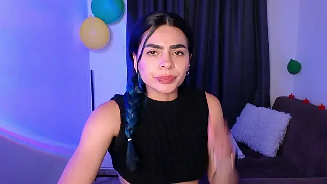 Snapshot of sexxylady11_ chatting on March 3, 11:43 pm sexxylady11 online show from March 3, 11:43 pm