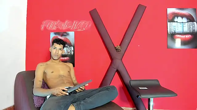 GREEN BOYS online show from March 4, 7:36 am