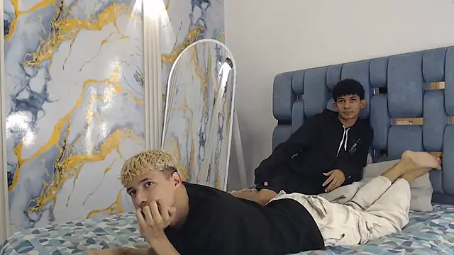 GREEN BOYS online show from April 16, 7:25 pm