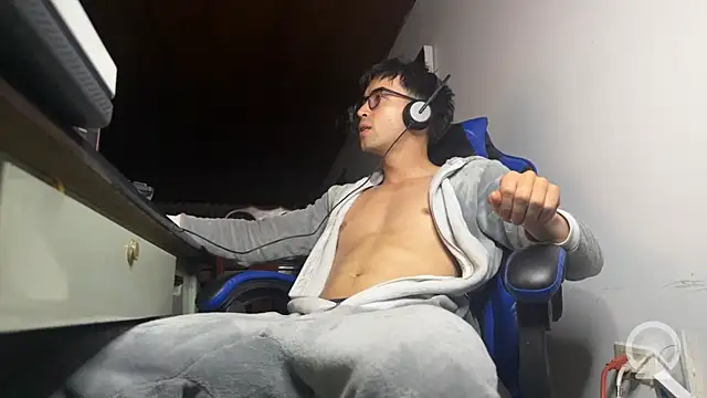 Snapshot of Rakhub chatting on February 15, 3:58 am Rakhub online show from February 15, 3:58 am