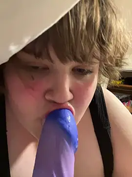 Snapshot of plushietoy chatting on February 20, 11:05 pm plushietoy online show from February 20, 11:05 pm