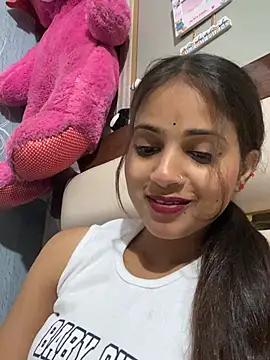 samayra1144 online show from May 3, 3:18 pm