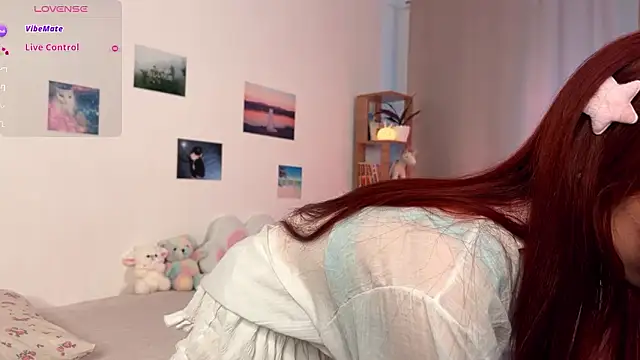 Snapshot of Neonilllla chatting on February 18, 2:24 pm Neonilllla online show from February 18, 2:24 pm