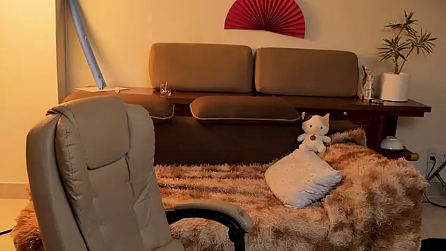 Pitien 2k7 online show from April 16, 3:24 pm