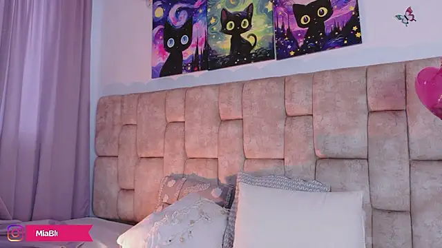 MiiaBlumm  online show from March 22, 9:07 pm