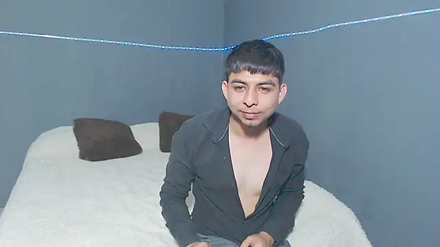 Snapshot of polloCol4U chatting on February 28, 10:33 pm polloCol4U online show from February 28, 10:33 pm