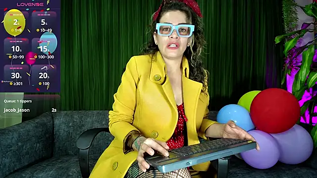 oriana thomson01 online show from April 9, 6:19 am