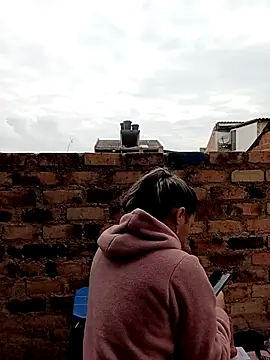 kiki milu online show from April 14, 1:28 pm