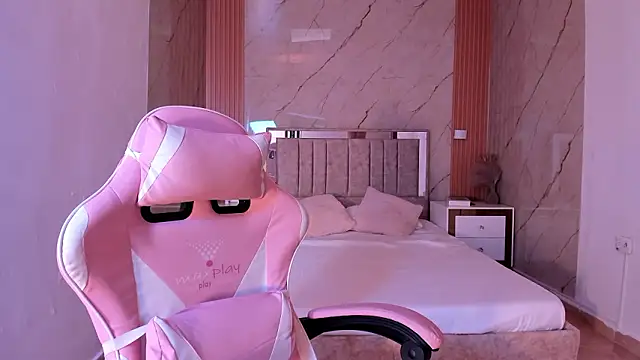 Snapshot of your_whore_Salome chatting on February 27, 6:52 pm your whore Salome online show from February 27, 6:52 pm