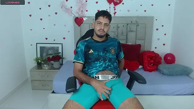 Snapshot of mister_fox723 chatting on February 23, 5:16 am mister fox723 online show from February 23, 5:16 am