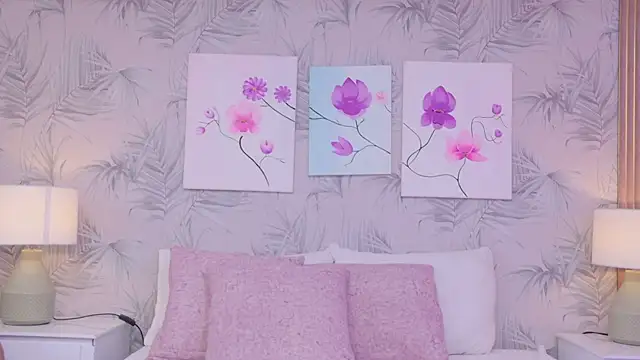 Snapshot of AntonellaEscudero chatting on February 24, 7:45 pm AntonellaEscudero online show from February 24, 7:45 pm