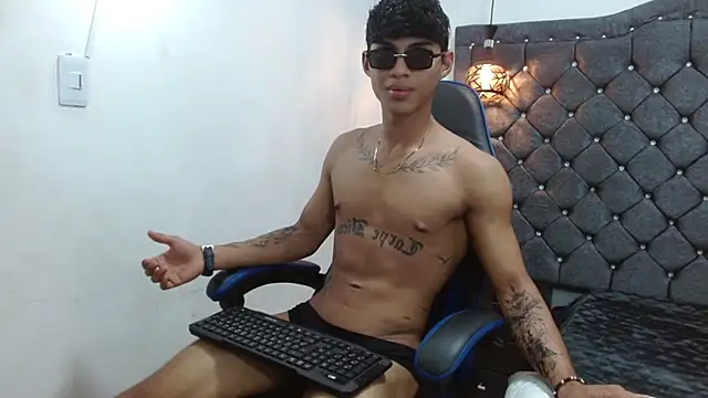 Snapshot of luka_big18 chatting on March 15, 3:56 am luka big18 online show from March 15, 3:56 am