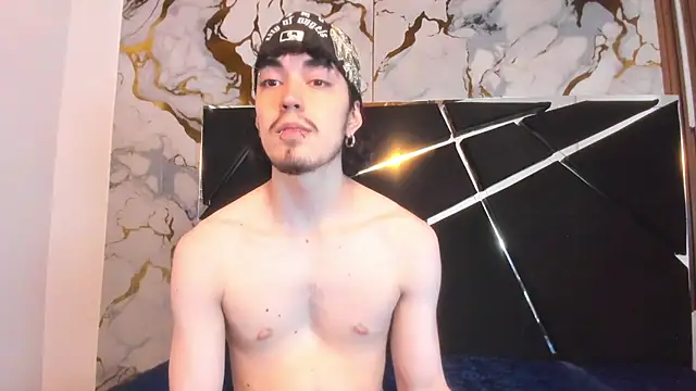 Couple In Heat online show from March 17, 7:39 pm