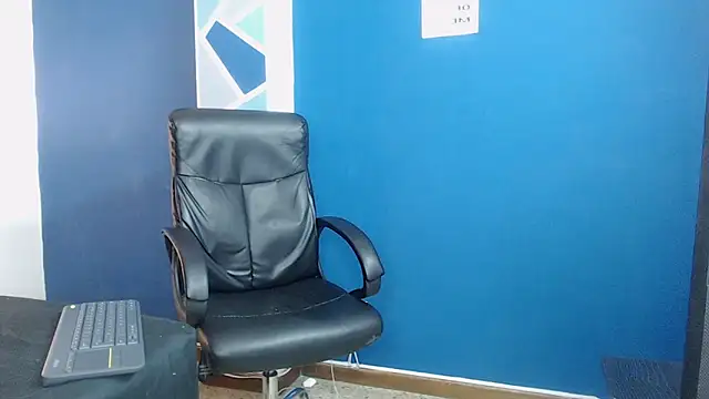 goodgirlxxl online show from February 25, 2:10 am