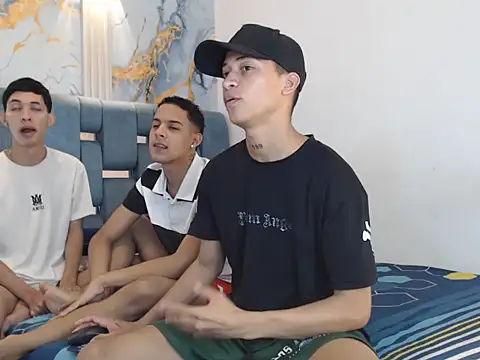 Snapshot of GOLD_BOYS chatting on February 26, 1:21 pm GOLD BOYS online show from February 26, 1:21 pm