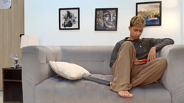 GOLD BOYS online show from May 24, 7:24 am