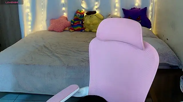 maliciaXpoison online show from May 17, 4:43 am