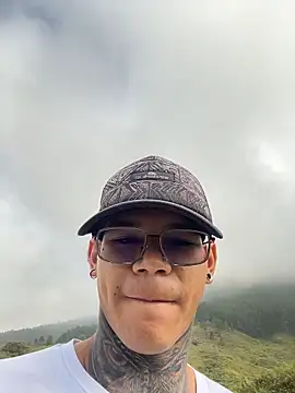 Snapshot of Maxtor_ chatting on February 23, 1:19 pm Maxtor online show from February 23, 1:19 pm